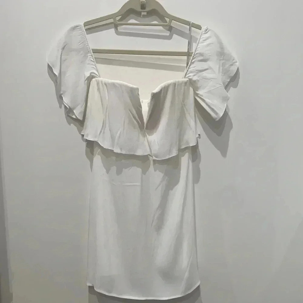 Cute Lovers + Friends white dress. XS NEW without Tags